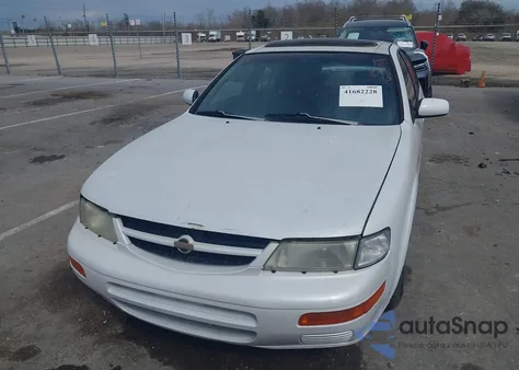1997 Nissan Maxima Gle/Gxe/Se z USA, uszkodzony, nr VIN JN1CA21D4VT847491